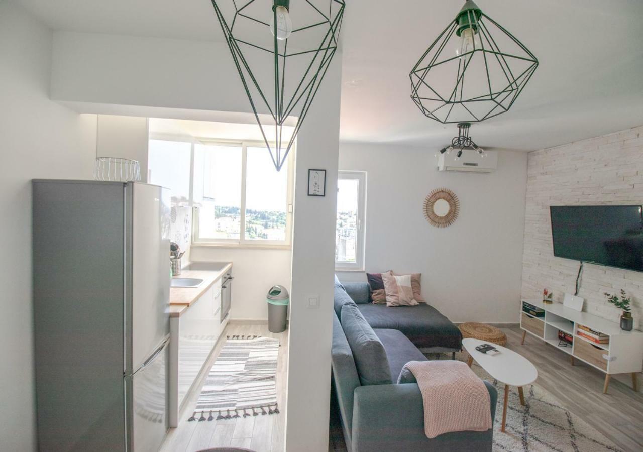 Lukas Central Apartment - Digital Nomads Friendly ドゥブロブニク エクステリア 写真